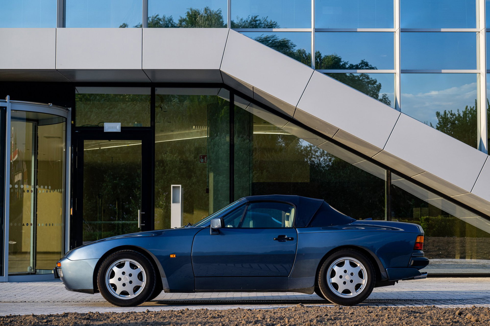 1989 Porsche 944 - S2 Cabriolet | Marineblau, foto 4