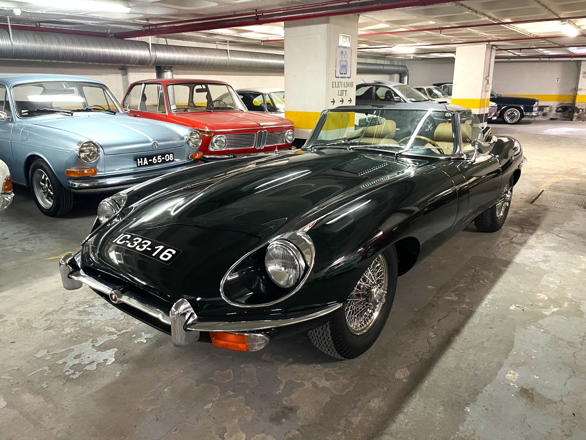 1970 Jaguar E-Type SII - 4.2 Cabriolet, foto 1