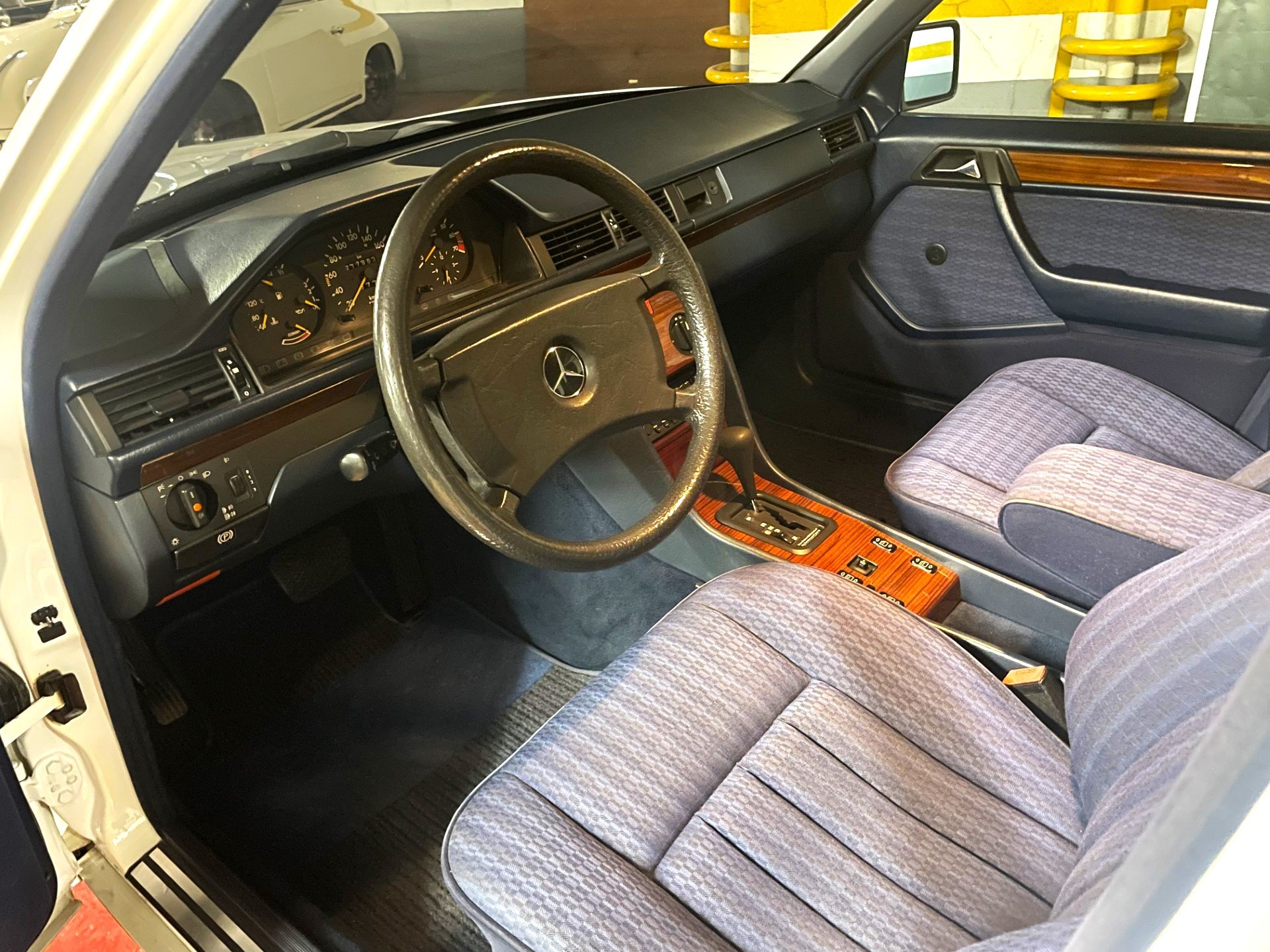 1990 Mercedes-Benz E-Class - 230 TE (W124), foto 6