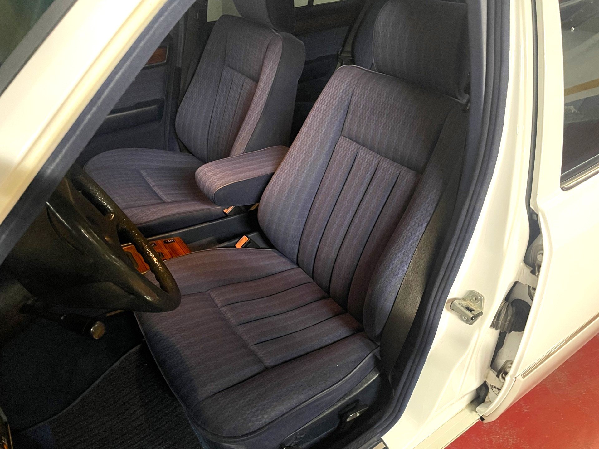 1990 Mercedes-Benz E-Class - 230 TE (W124), foto 10