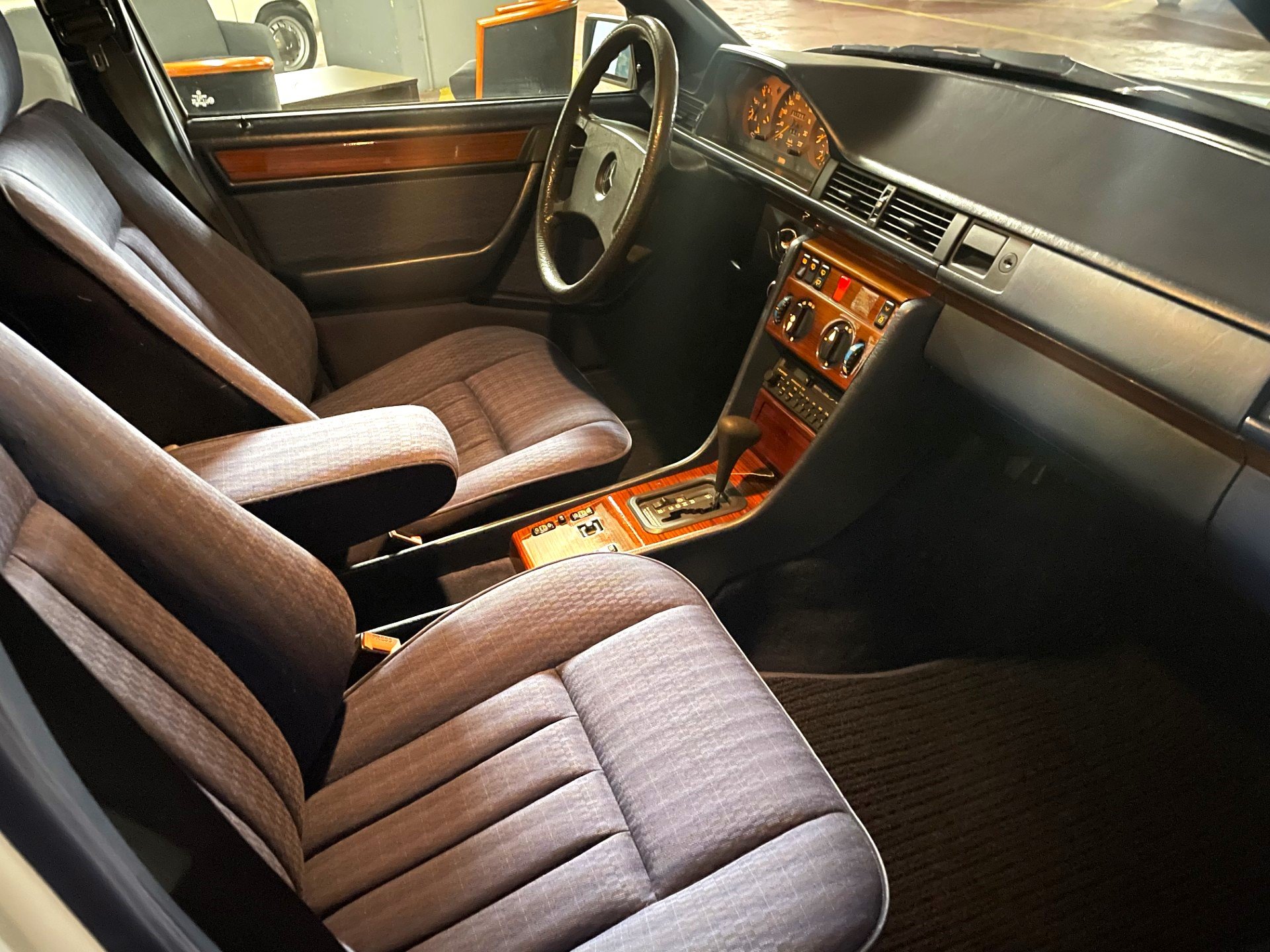 1990 Mercedes-Benz E-Class - 230 TE (W124), foto 9