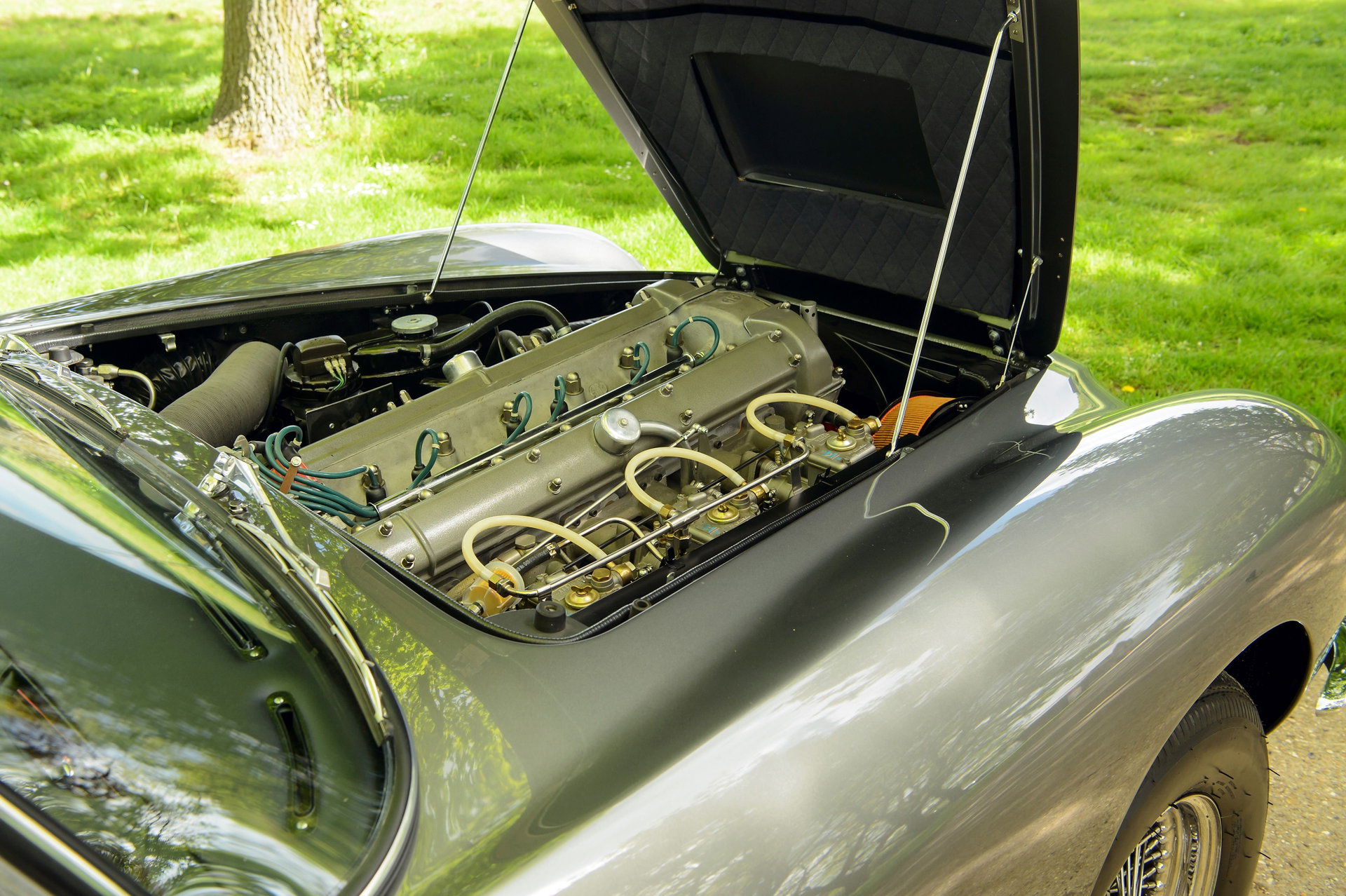 1967 Aston Martin DB6 - Short Chassis Volante - Conversion - LHD, foto 5
