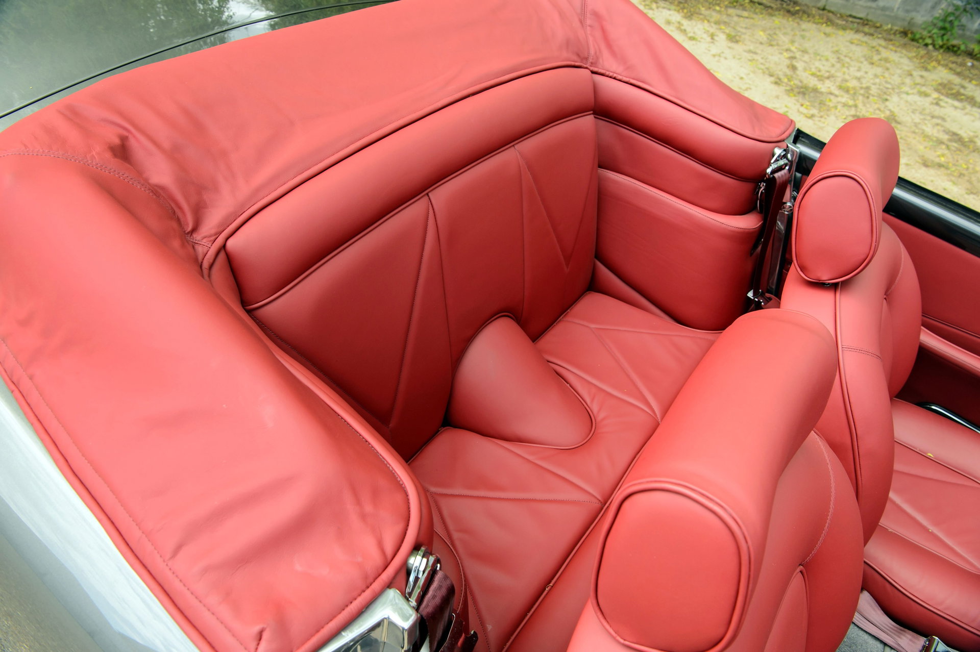 1967 Aston Martin DB6 - Short Chassis Volante - Conversion - LHD, foto 4