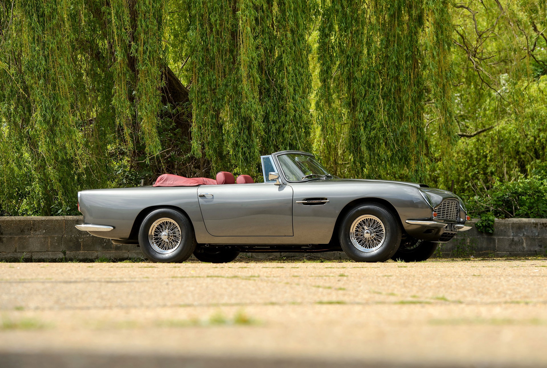 1967 Aston Martin DB6 - Short Chassis Volante - Conversion - LHD, foto 6