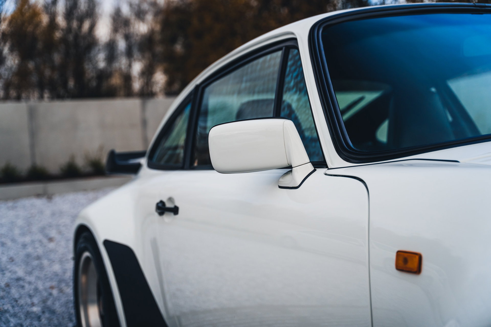 1987 Porsche 911 "Turbo" - 930 Turbo 3.3 / Grand Prix White / Heated Seats / Pano, foto 5