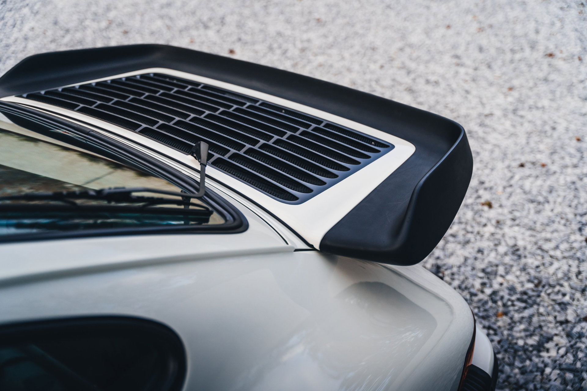1987 Porsche 911 "Turbo" - 930 Turbo 3.3 / Grand Prix White / Heated Seats / Pano, foto 12