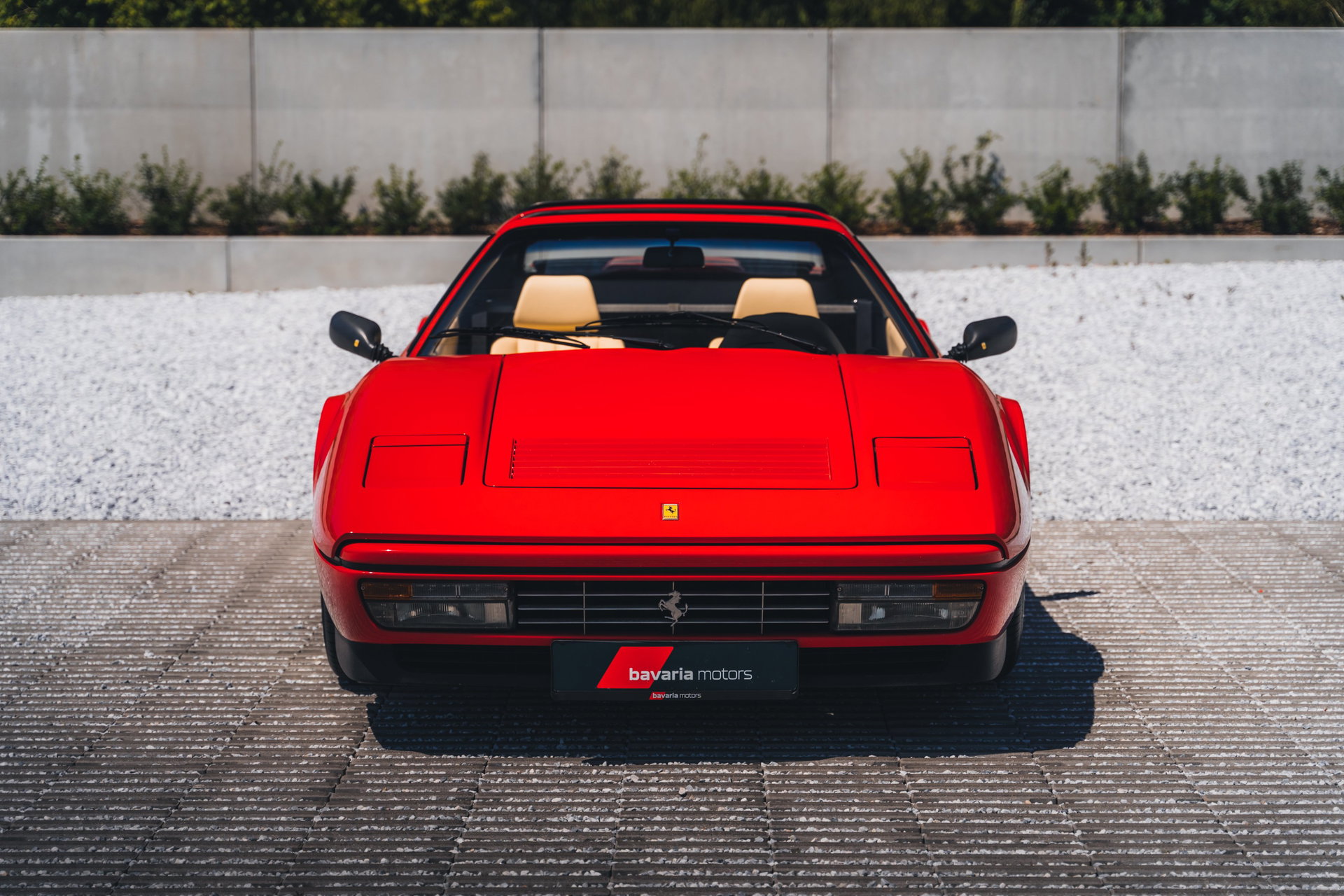 1986 Ferrari 328 - GTS / Rosso Corsa / Crema Leather, foto 2