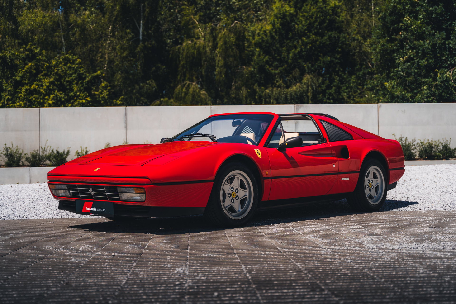 1986 Ferrari 328 - GTS / Rosso Corsa / Crema Leather, foto 3