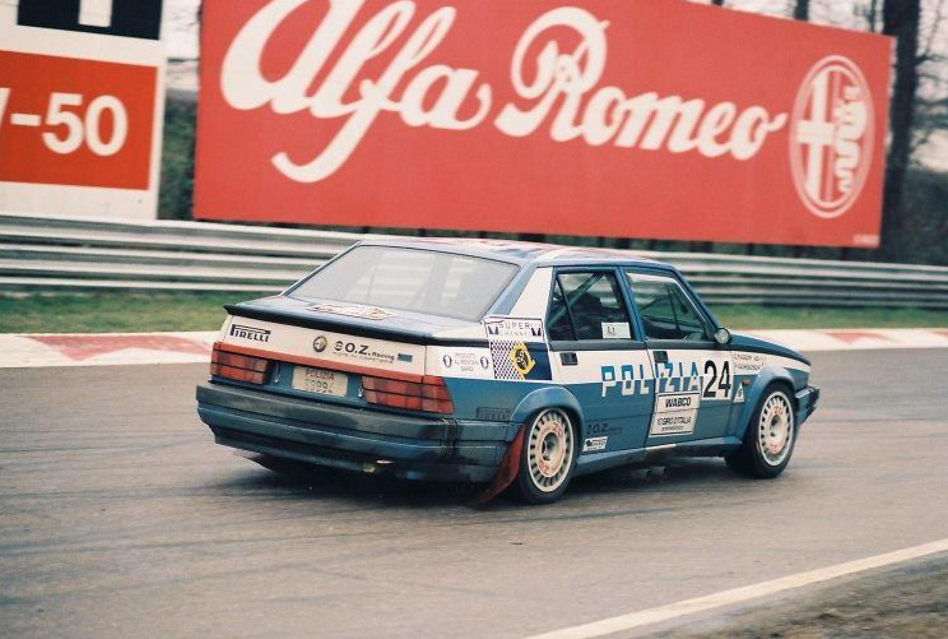 1989 Alfa Romeo 75 - 3000 V6 Gr. A Alfa Corse, foto 1